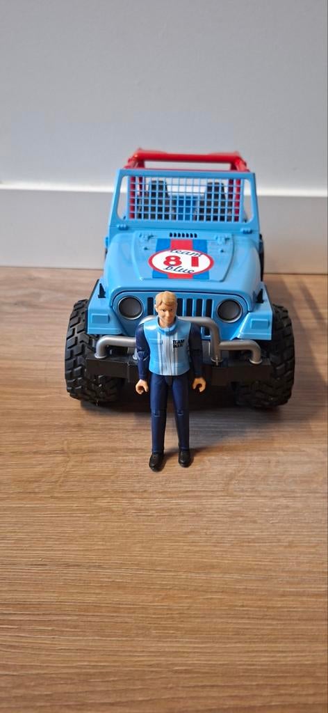 Bruder jeep Cross country, Ophalen